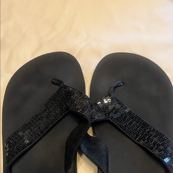 Yellow Box Black Sandals - Picture 3 of 3
